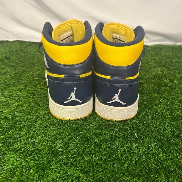 DEADSTOCK Air Jordan 1 Mid Michigan Wolverines Size 12 Yellow Navy Blue - Picture 9 of 16